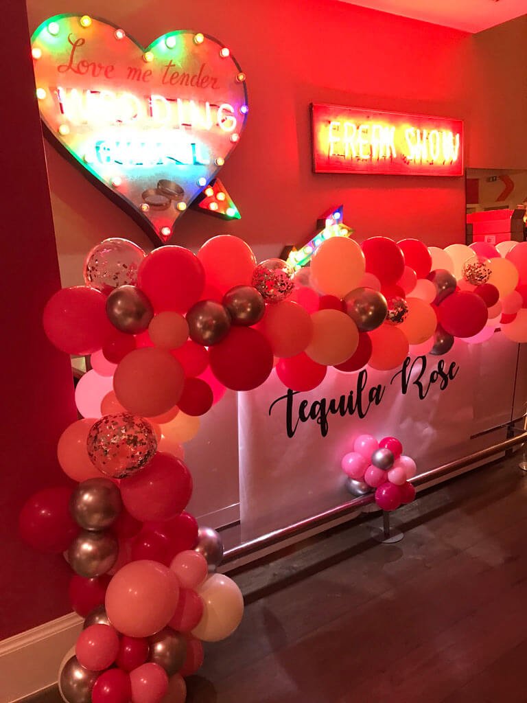 Hotel Hamyard London Taquilla Rose Love Island Party organic balloon bar installation Airmagination 1
